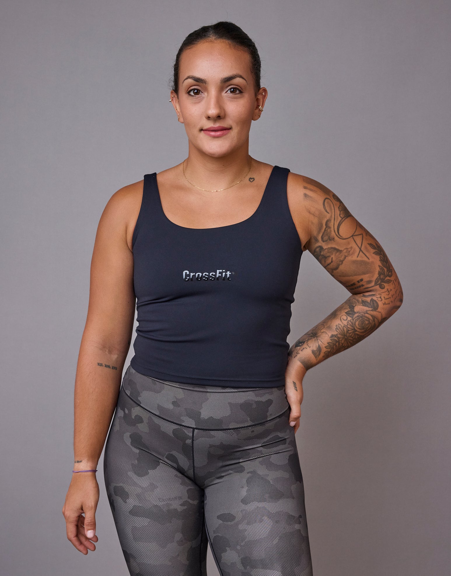 Poly is 5'3 and is wearing a size medium